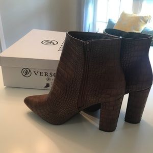 6.5 Brown “snakeskin” like textured ankle boots